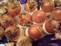 Яйца с начинкой из грибов и горошка