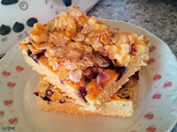 Пирог с чёрной смородиной