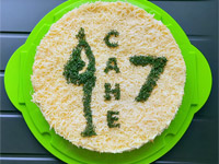 Салат с курицей и грибами