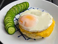 Куриные котлеты с яйцом