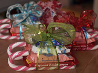 Новогодний подарок из конфет