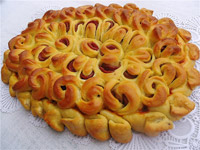 Пирог с колбасой