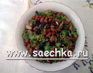 Лобио со свежей зеленью и молодым чесноком